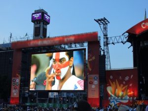 keunggulan iklan menggunakan videotron